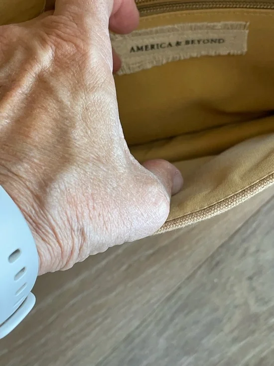 America & Beyond Floral Sequin Crossbody Bag in Coral and Gold - Picture 6 of 13